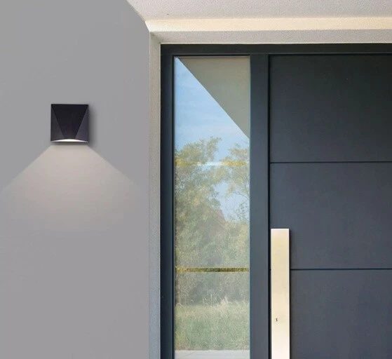Simple and Contemporary Wall Light