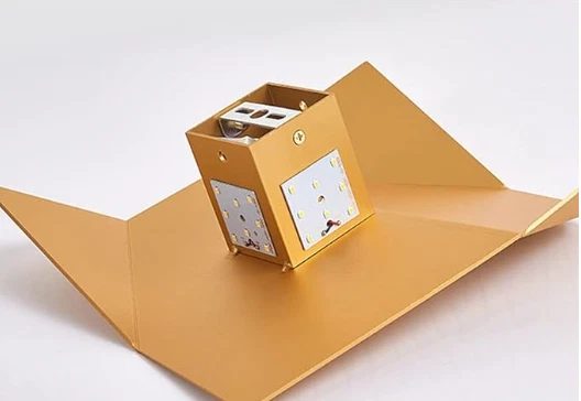Simple and Contemporary Wall Light